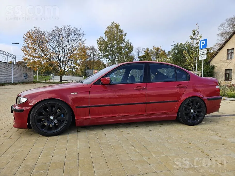 BMW 330 2003 photo 2