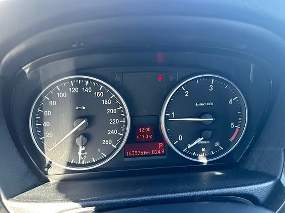 BMW 318D 2011 photo 3