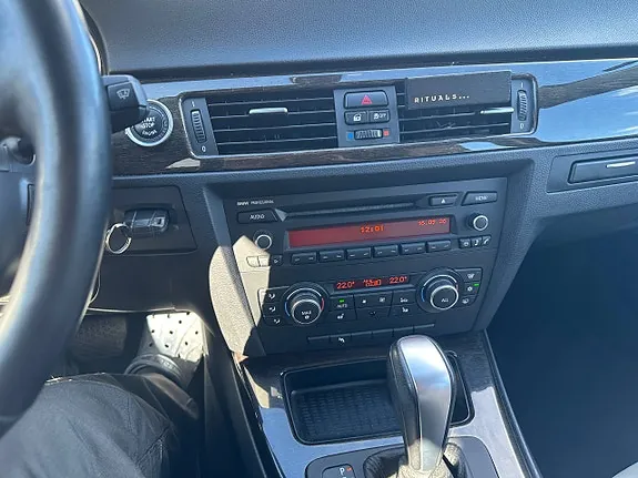 BMW 318D 2011 photo 5