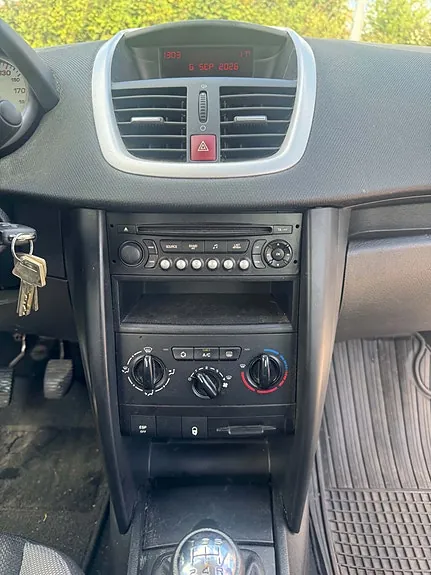 Peugeot 207 2009 photo 4