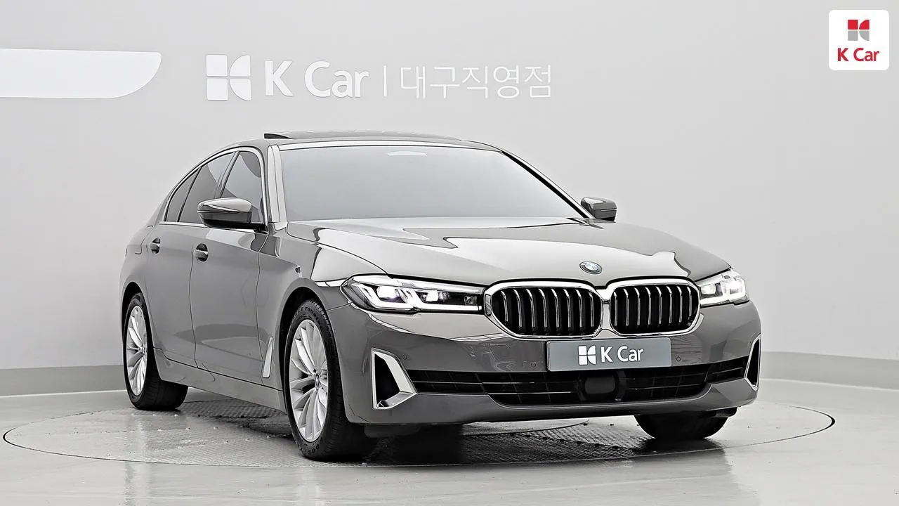 BMW 5 Series 2021 photo 3