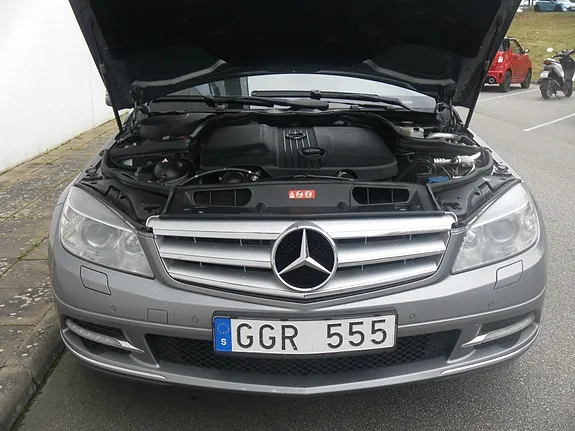 Mercedes-Benz C220 2011 photo 2