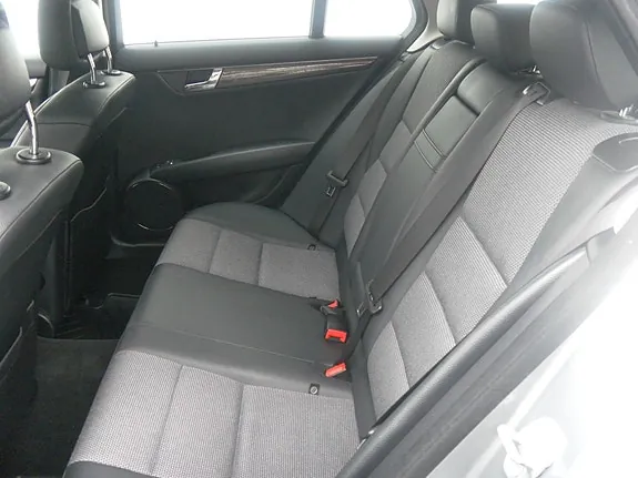 Mercedes-Benz C220 2011 photo 4