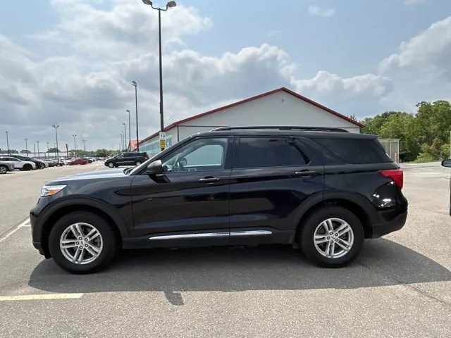 Ford Explorer 2023 photo 2
