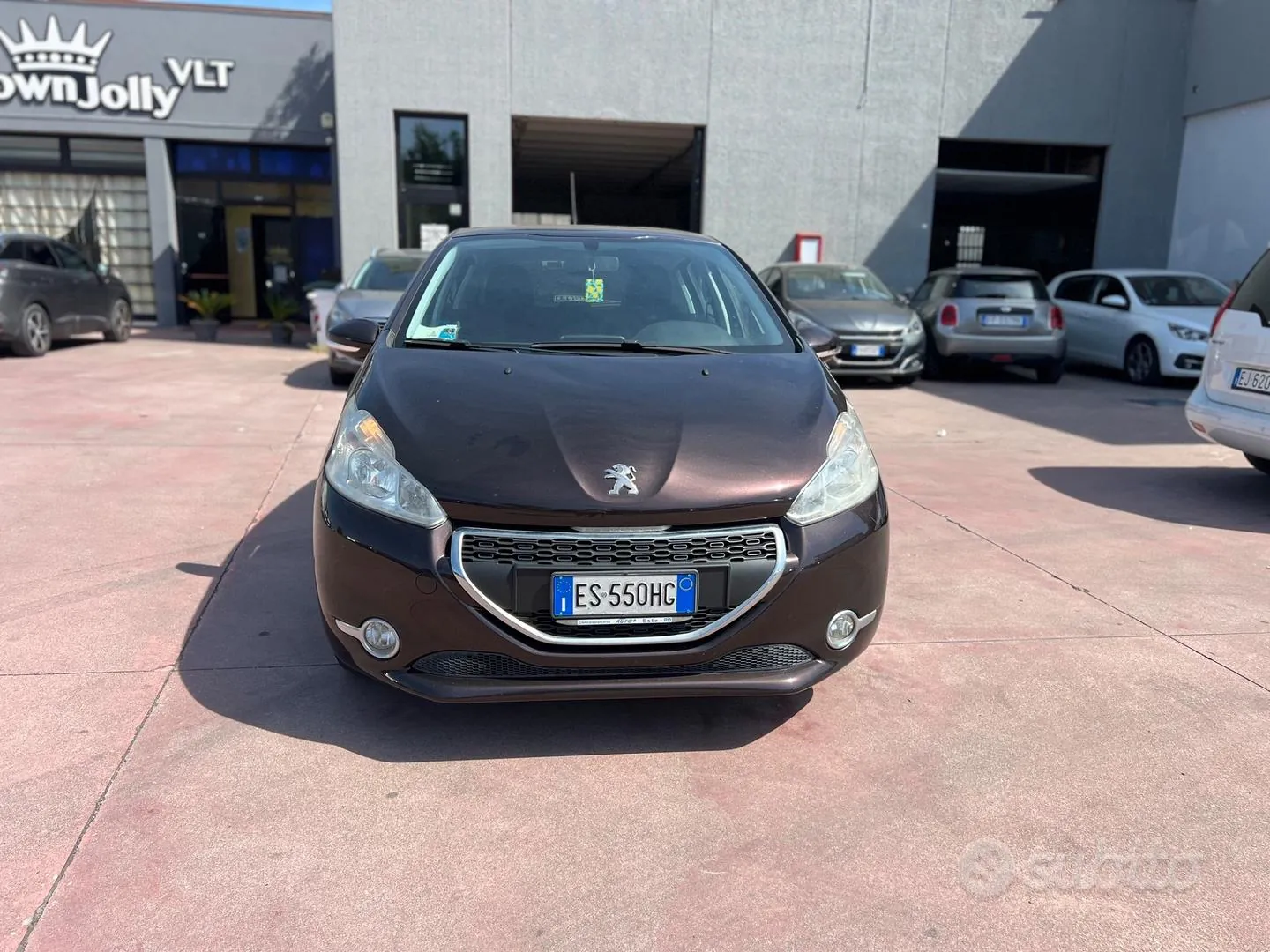 Peugeot 208 2012 photo 2