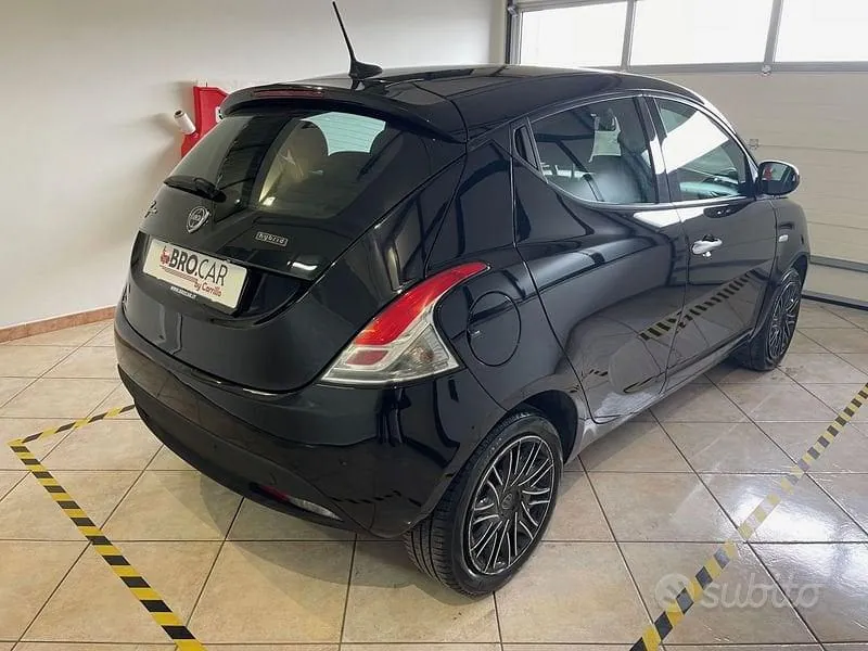 Lancia Ypsilon 2022 photo 3