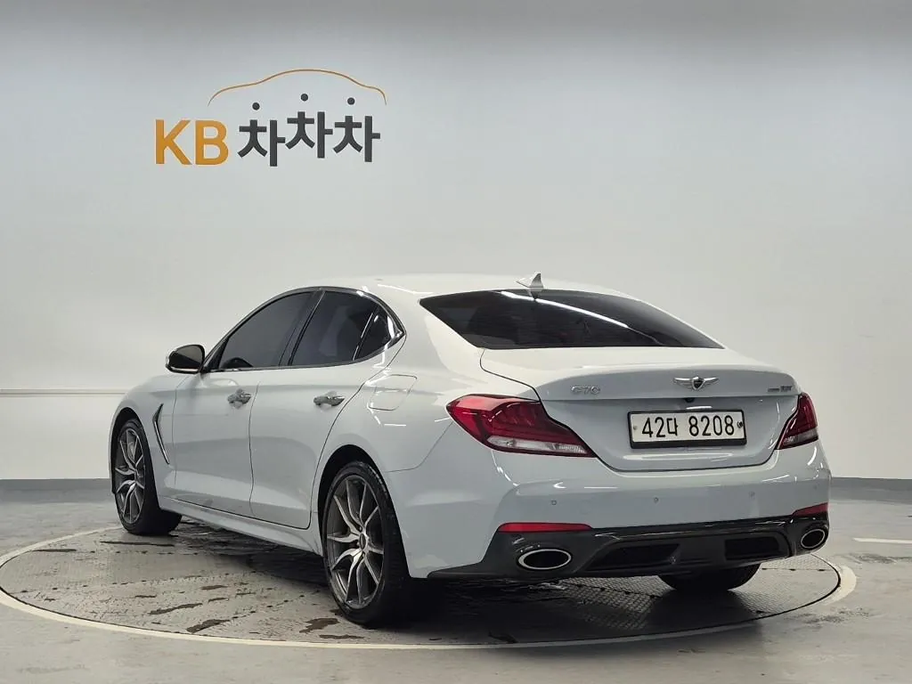 Genesis G70 2018 photo 2