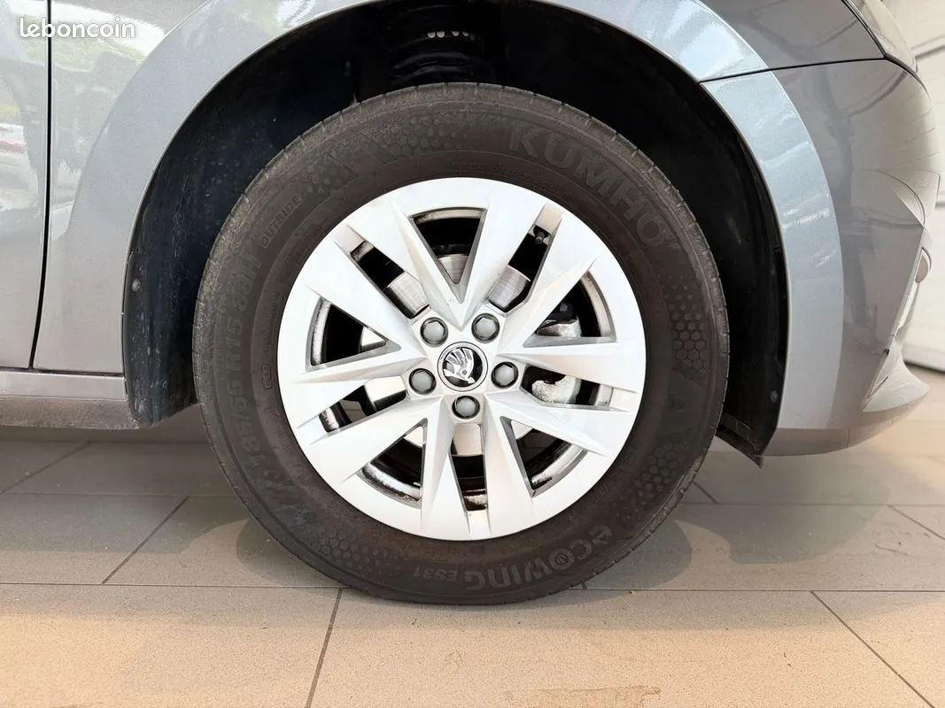Skoda Fabia 2023 photo 3