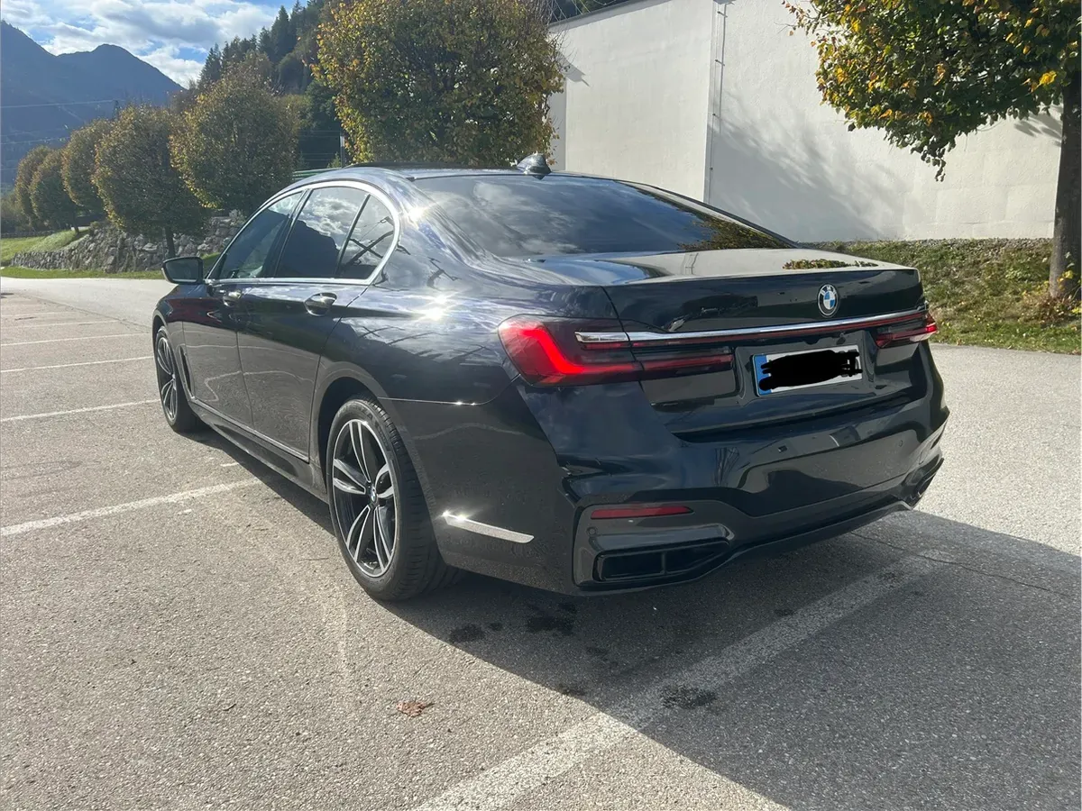 BMW 750I 2019 photo 3
