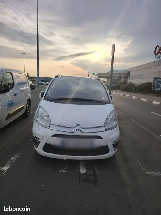 Citroen C4 Picasso 2012 photo 3