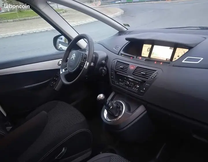 Citroen C4 Picasso 2012 photo 2