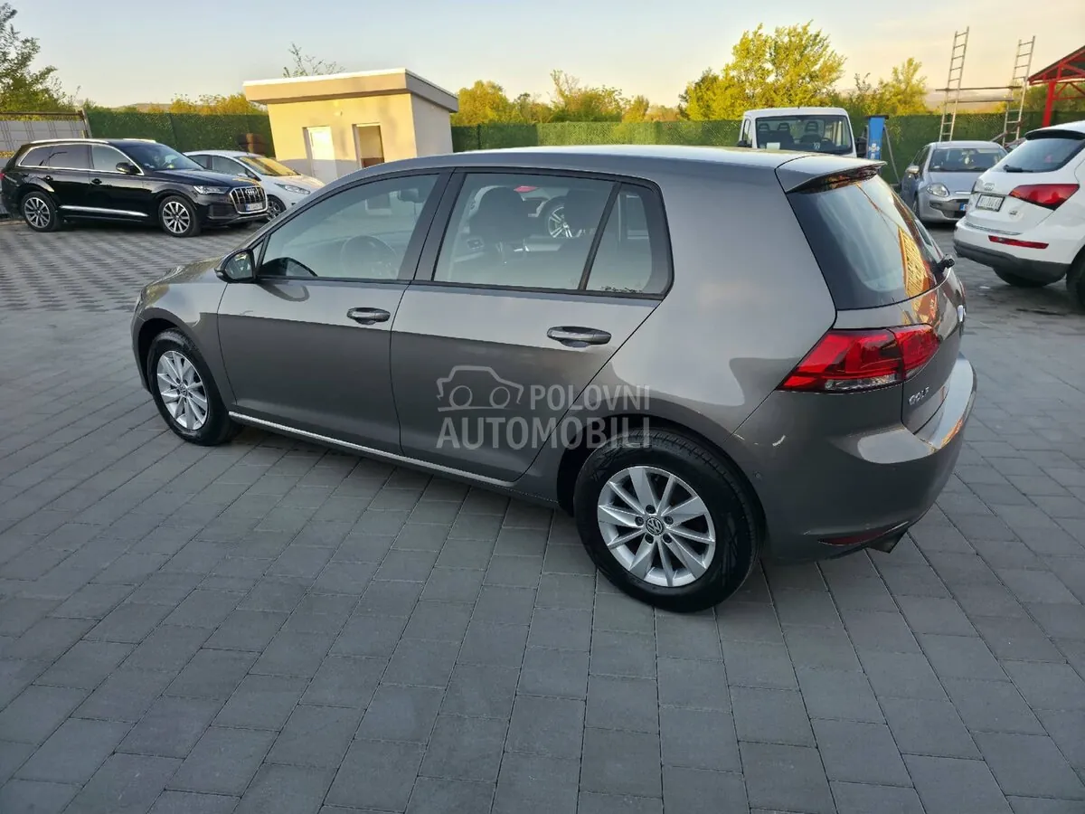 Volkswagen Golf 2012 photo 3