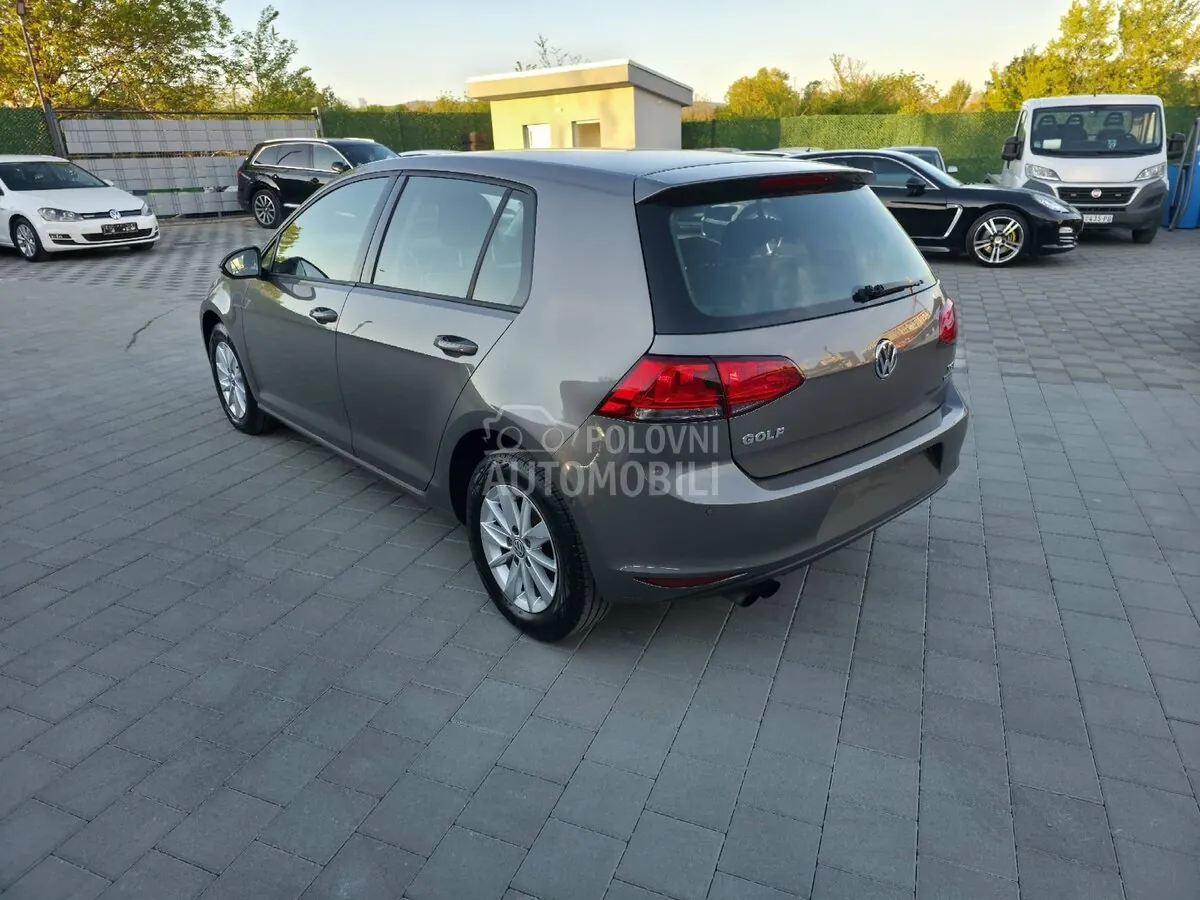Volkswagen Golf 2012 photo 5
