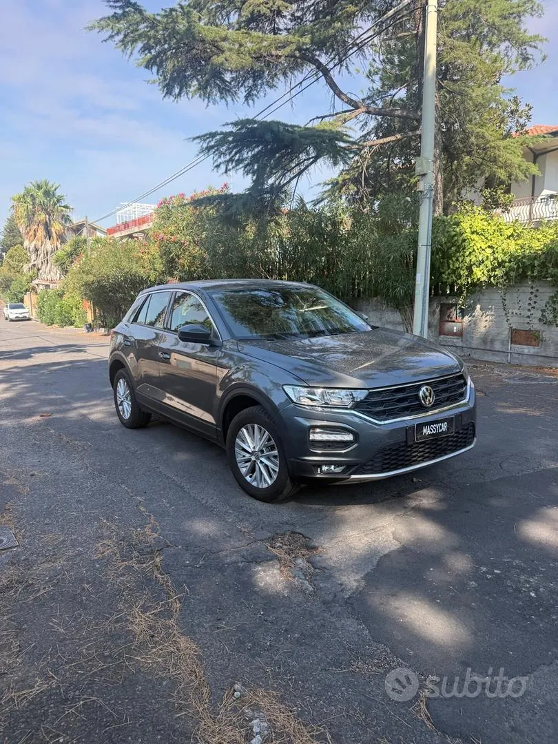 Volkswagen T-Roc 2020 photo 2
