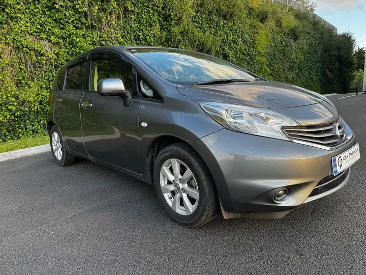 Nissan Note 2013 photo 4