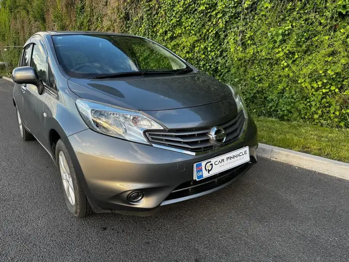 Nissan Note 2013 photo 3