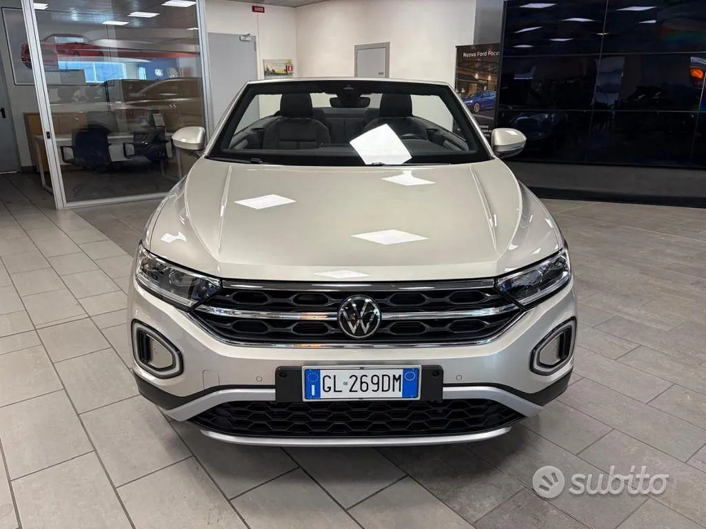 Volkswagen T-Roc 2022 photo 2