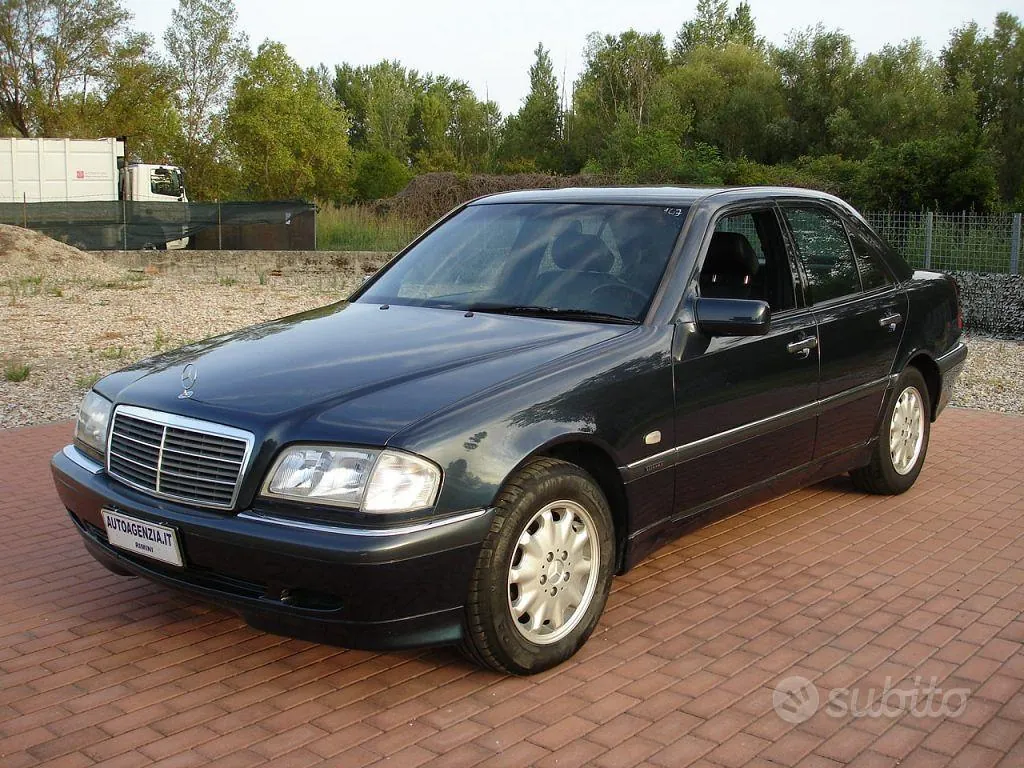 Mercedes-Benz C 250 1997 photo 2