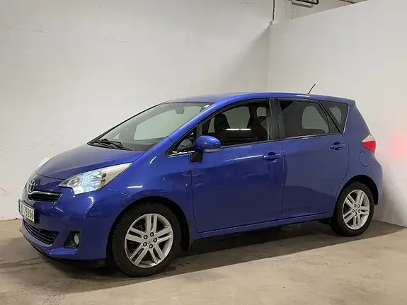 Toyota Verso-S 2012 photo 3