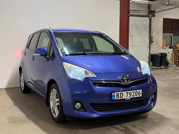 Toyota Verso-S 2012 photo 4