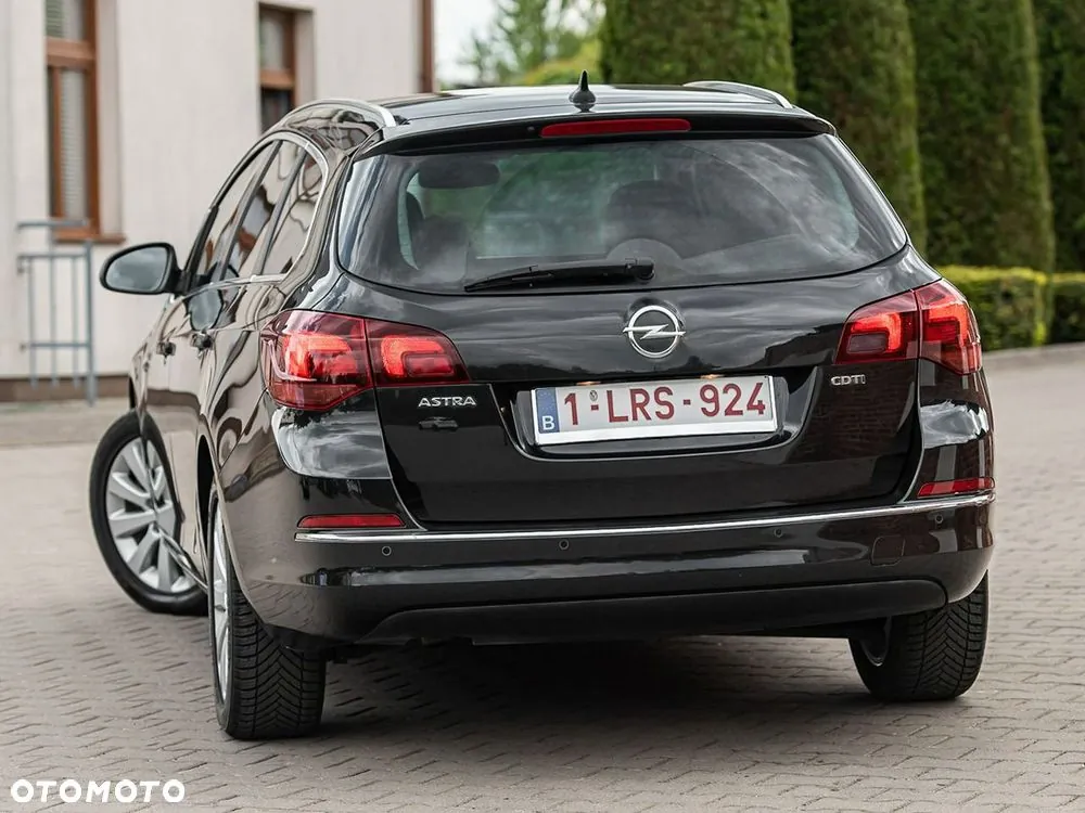 Opel Astra 2015 photo 2