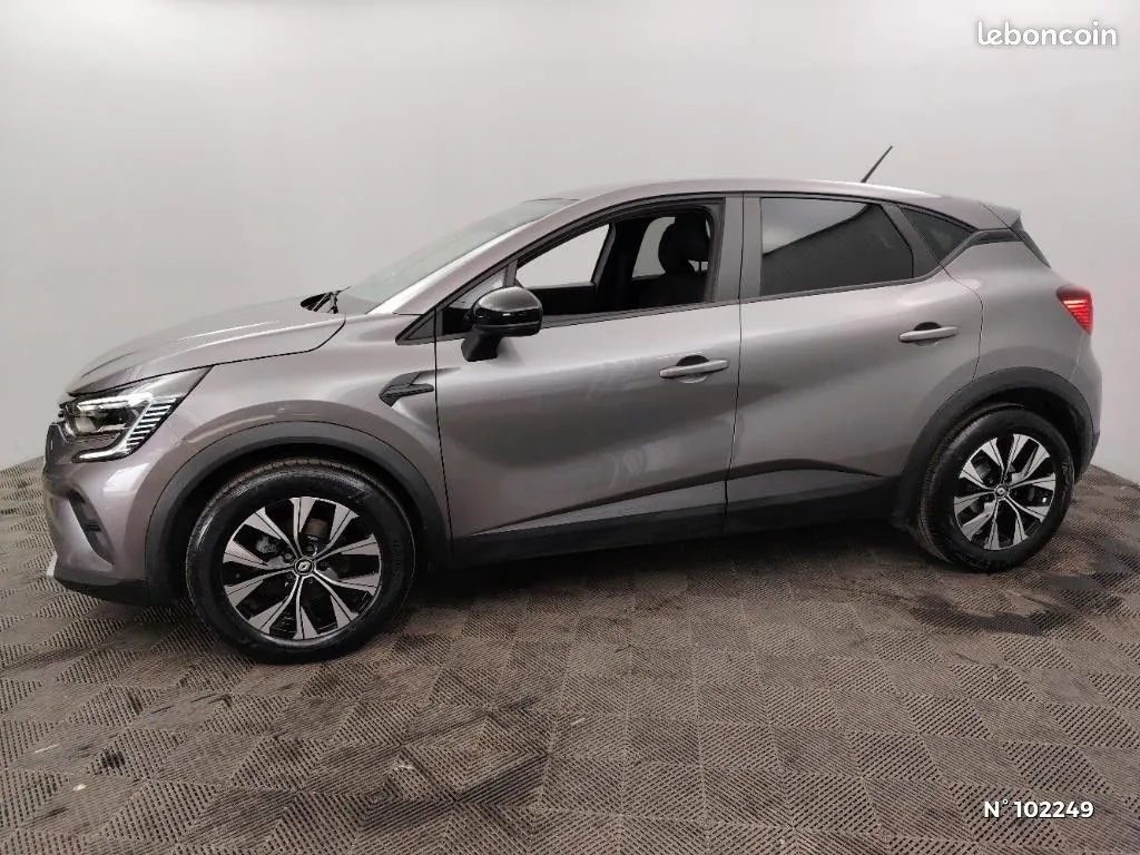 Renault Captur 2023 photo 2