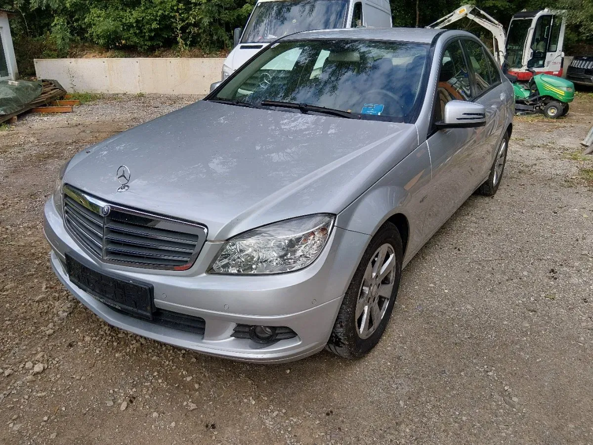 Mercedes-Benz C-Class 2011 photo 3