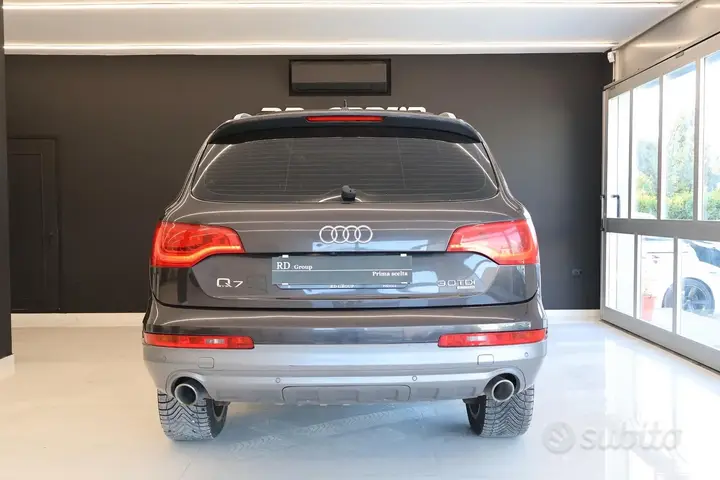 Audi Q7 2010 photo 4