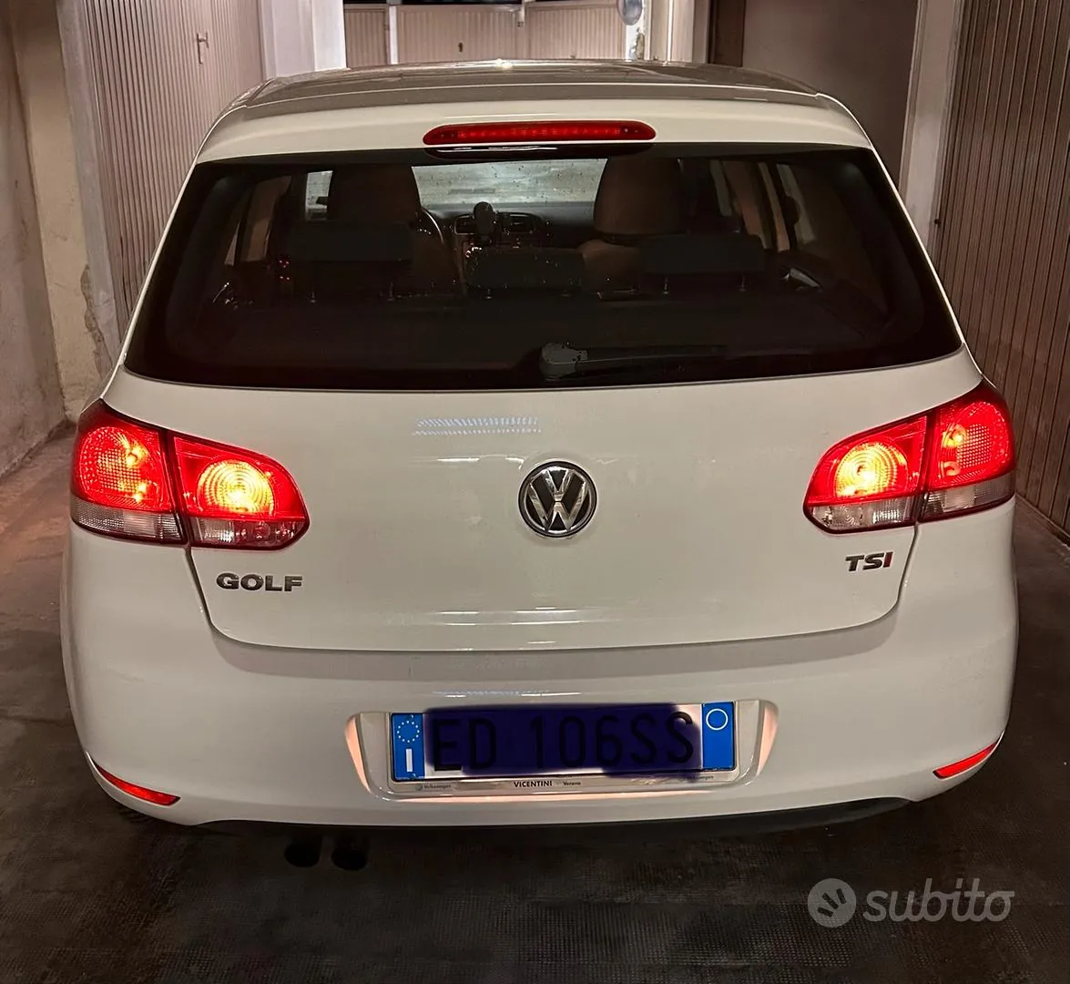 Volkswagen Golf 2010 photo 2