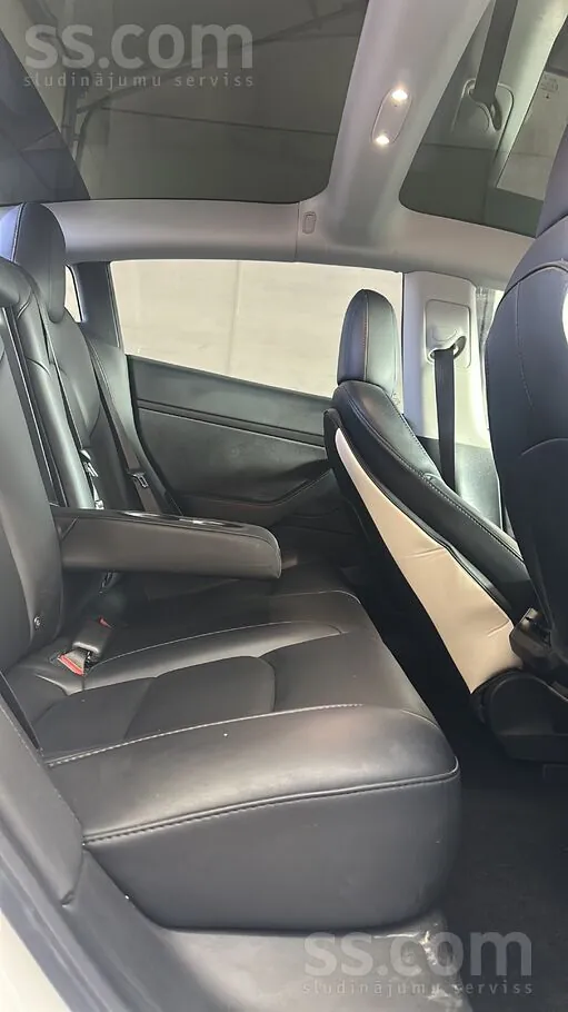 Tesla Model 3 2021 photo 2