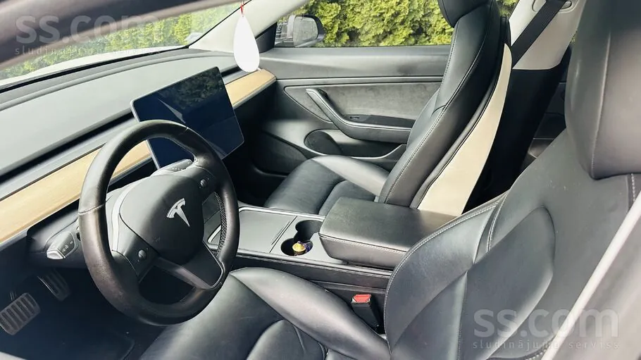 Tesla Model 3 2021 photo 3