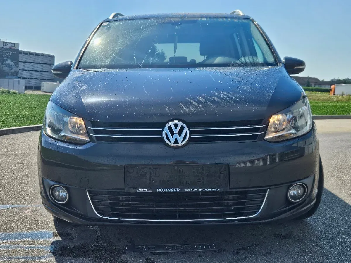 Volkswagen Touran 2013 photo 2