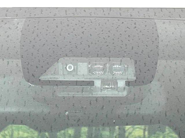 Toyota Noa X 2018 photo 5