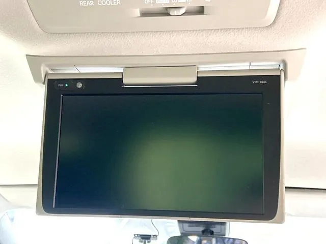 Toyota Noa X 2018 photo 2