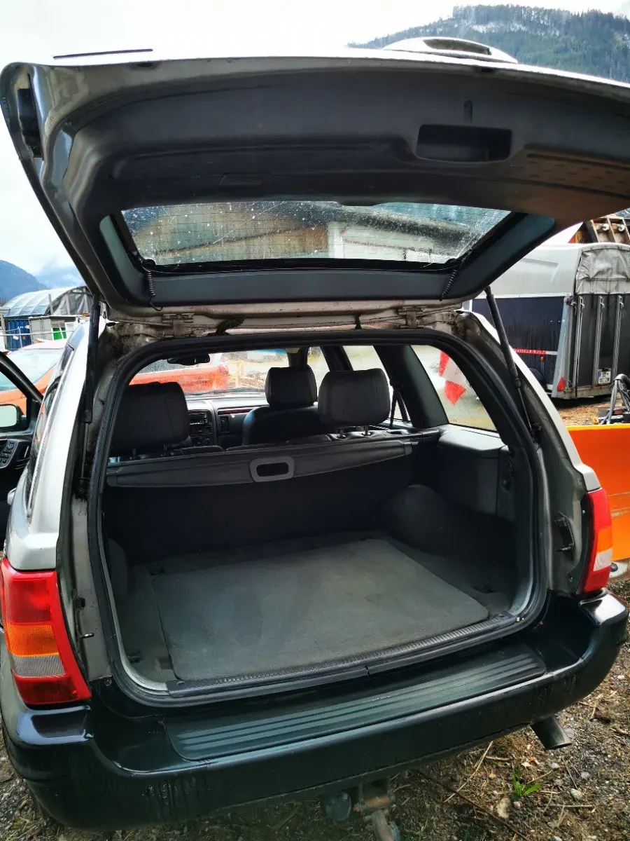 Jeep Grand Cherokee 2000 photo 3