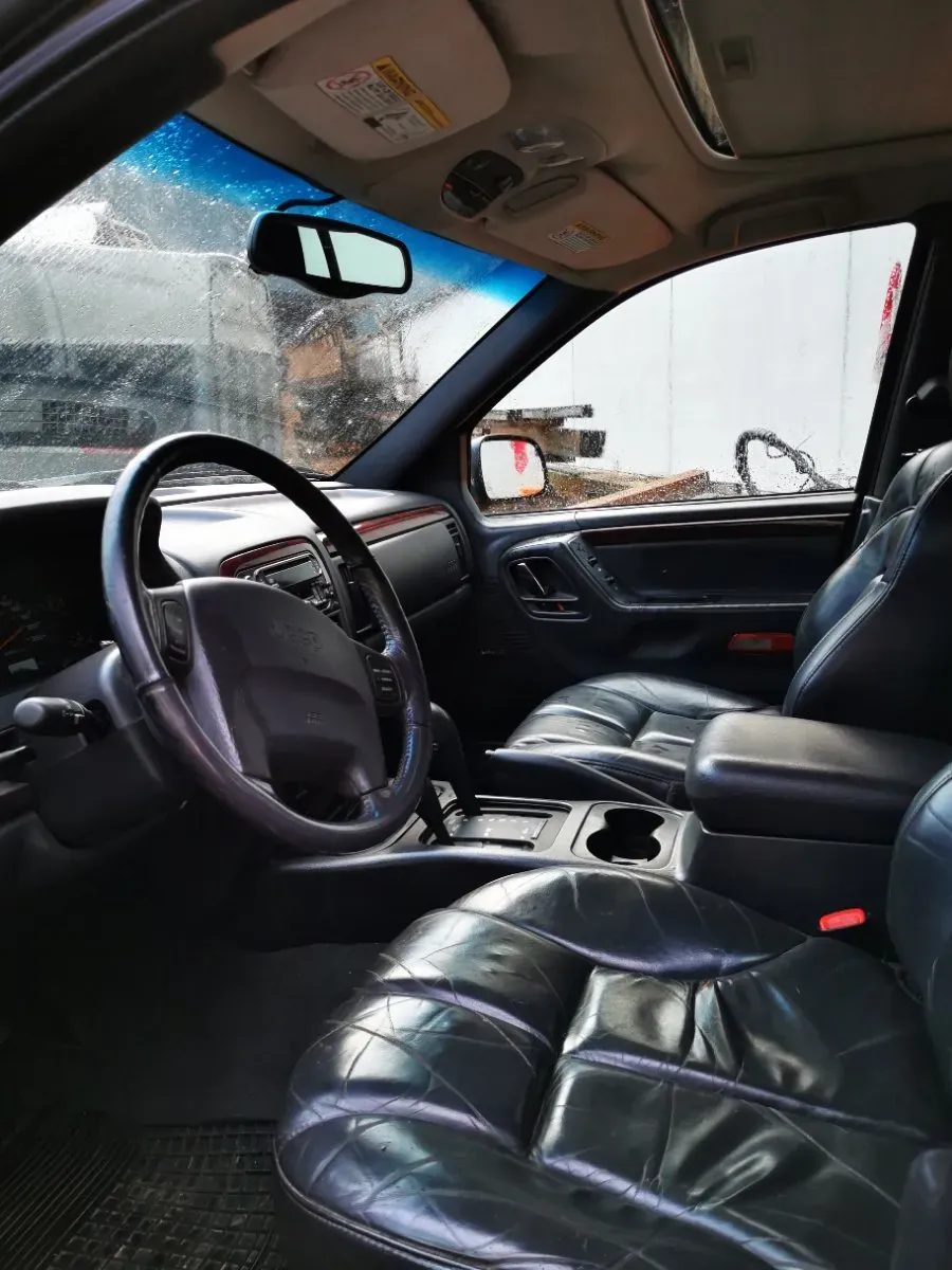 Jeep Grand Cherokee 2000 photo 2