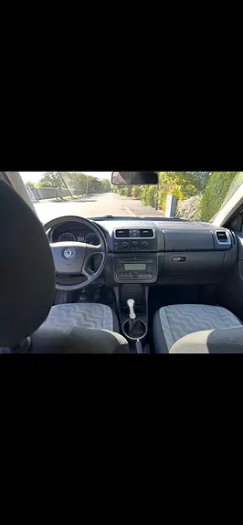 Skoda Fabia 2008 photo 3