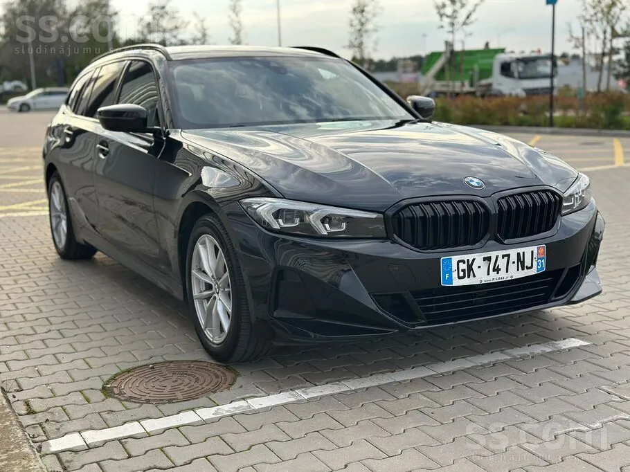 BMW 318 2022 photo 2
