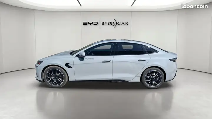 BYD Seal 2026 photo 2