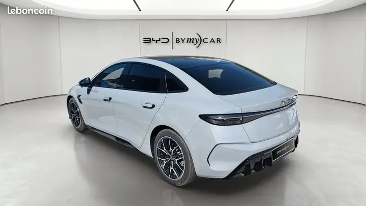 BYD Seal 2026 photo 3