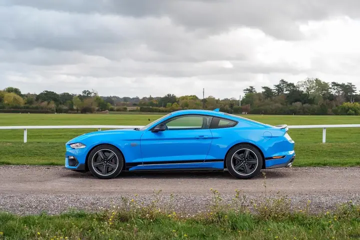 Ford Mustang 2022 photo 3