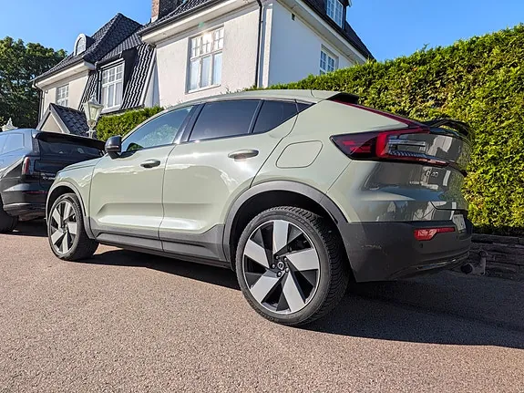 Volvo C40 2024 photo 2