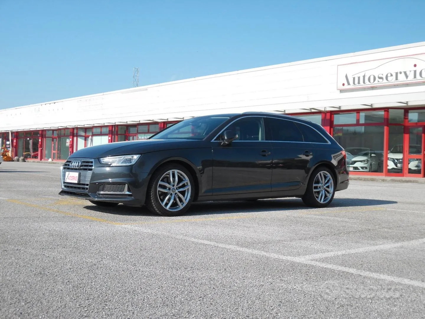 Audi A4 2018 photo 2