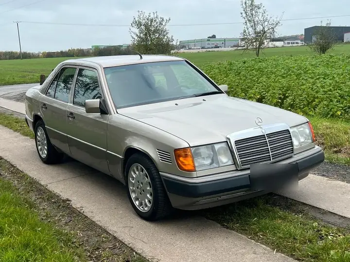 Mercedes-Benz W124