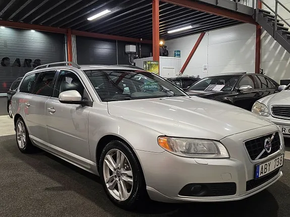 Volvo V70 2013 photo 2
