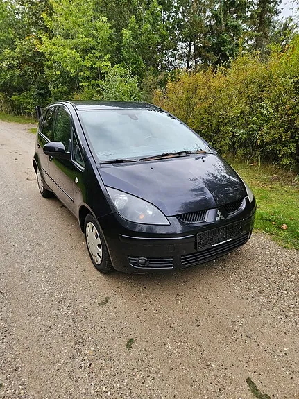 Mitsubishi Colt 2009 photo 2