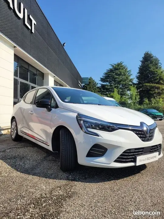 Renault Clio 2023 photo 2