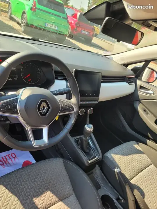 Renault Clio 2023 photo 3