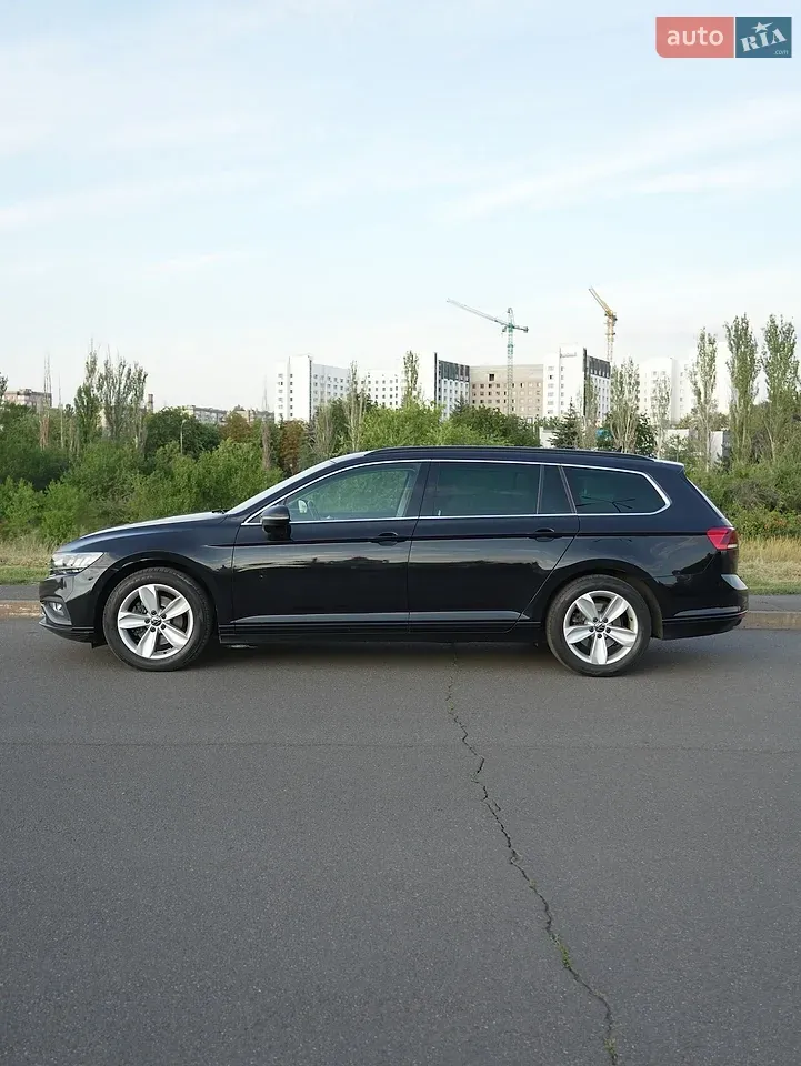 Volkswagen Passat 2021 photo 3