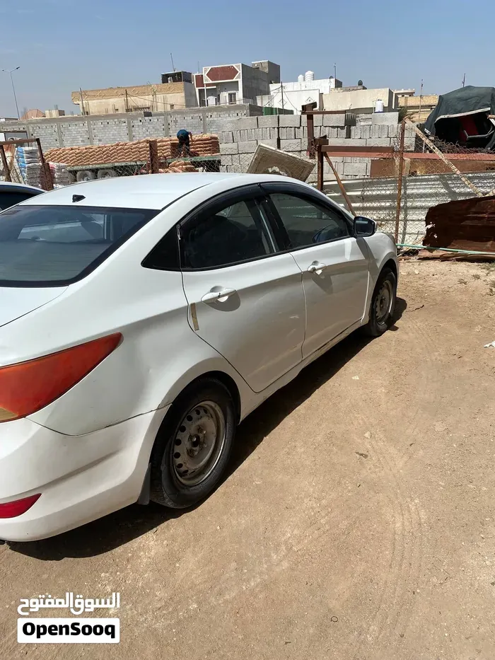 Hyundai Accent 2016 photo 4